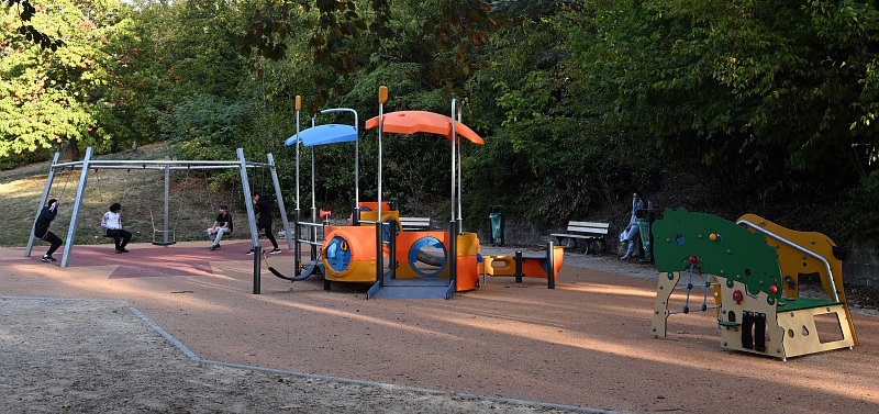 Aire de jeux parc de Montaud