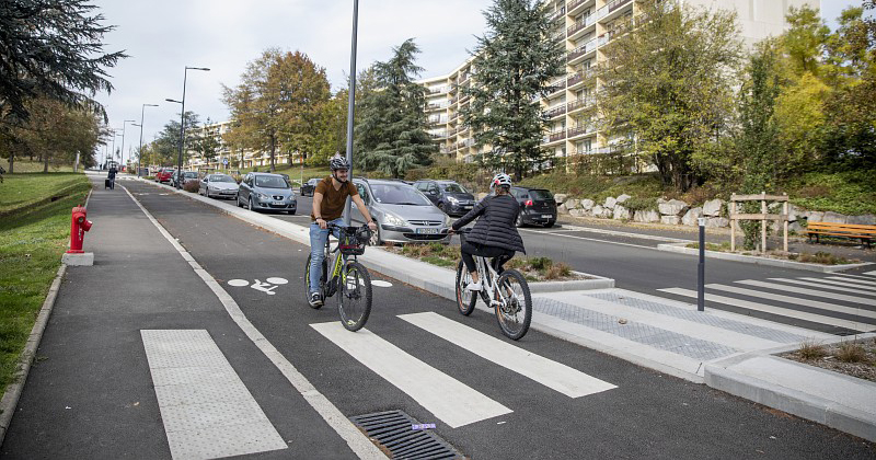 Pistes cyclables boulevard Alexandre de Fraissinette